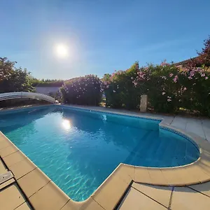  Hébergement de vacances Avec Piscine Lou Minèstraü